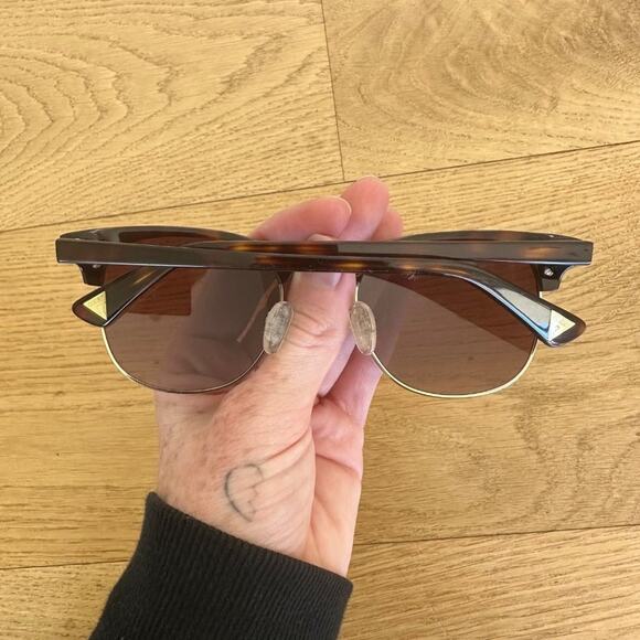 Guess GU7414 Sunglasses in Tortoise main image 5